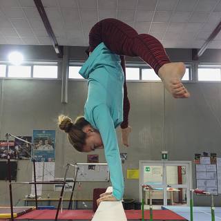 Carlotta Ferlito feet photo thumbnail