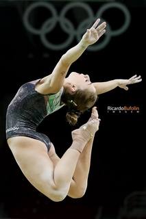 Carlotta Ferlito feet photo thumbnail