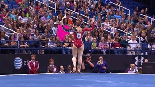 Carlotta Ferlito feet photo thumbnail