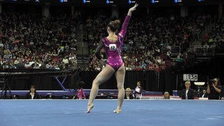 Carlotta Ferlito feet photo thumbnail