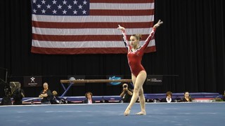 Carlotta Ferlito feet photo thumbnail