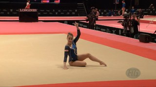 Carlotta Ferlito feet photo thumbnail