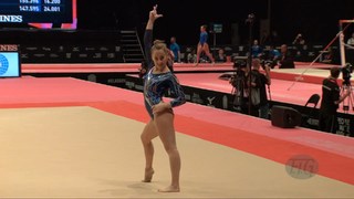 Carlotta Ferlito feet photo thumbnail