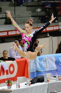 Carlotta Ferlito feet photo thumbnail