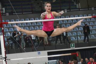 Carlotta Ferlito feet photo thumbnail