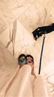Carlotta Ferlito feet photo thumbnail