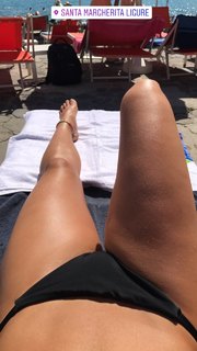 Carlotta Ferlito feet photo thumbnail