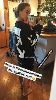 Carlotta Ferlito feet photo thumbnail