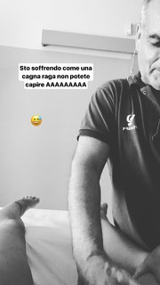 Carlotta Ferlito feet photo thumbnail