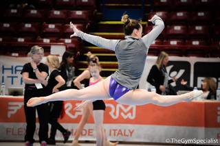 Carlotta Ferlito feet photo thumbnail