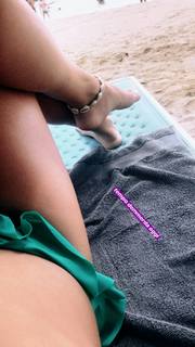 Carlotta Ferlito feet photo thumbnail