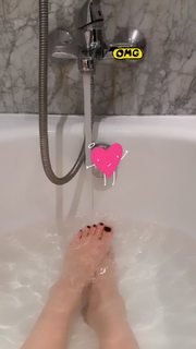 Carlotta Ferlito feet photo thumbnail
