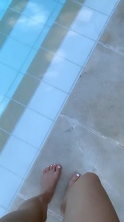 Carlotta Ferlito feet photo thumbnail