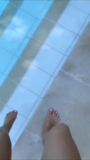 Carlotta Ferlito feet photo thumbnail