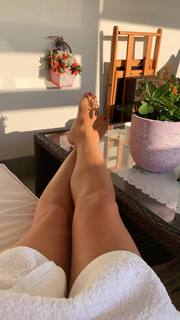 Carlotta Ferlito feet photo thumbnail