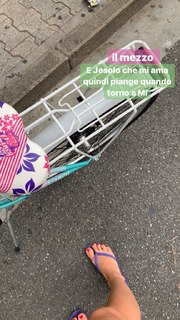 Carlotta Ferlito feet photo thumbnail