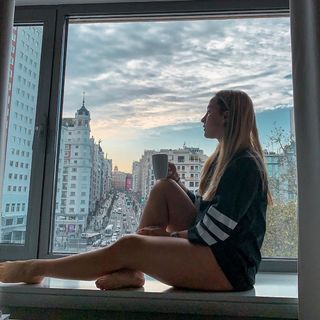 Carlotta Ferlito feet photo thumbnail