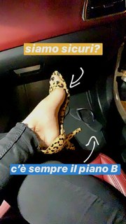 Carlotta Ferlito feet photo thumbnail