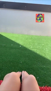 Carlotta Ferlito feet photo thumbnail