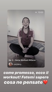 Carlotta Ferlito feet photo thumbnail