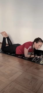 Carlotta Ferlito feet photo thumbnail