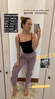 Carlotta Ferlito feet photo thumbnail