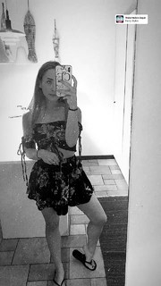 Carlotta Ferlito feet photo thumbnail