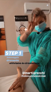 Carlotta Ferlito feet photo thumbnail