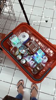 Carlotta Ferlito feet photo thumbnail