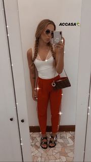 Carlotta Ferlito feet photo thumbnail