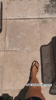 Carlotta Ferlito feet photo thumbnail