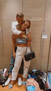 Carlotta Ferlito feet photo thumbnail