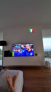 Carlotta Ferlito feet photo thumbnail