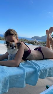 Carlotta Ferlito feet photo thumbnail