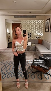 Carlotta Ferlito feet photo thumbnail