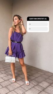 Carlotta Ferlito feet photo thumbnail