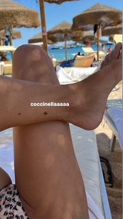Carlotta Ferlito feet photo thumbnail