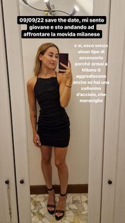 Carlotta Ferlito feet photo thumbnail