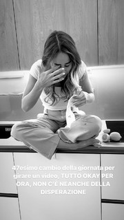 Carlotta Ferlito feet photo thumbnail