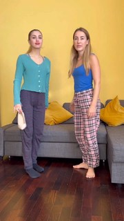 Carlotta Ferlito feet photo thumbnail