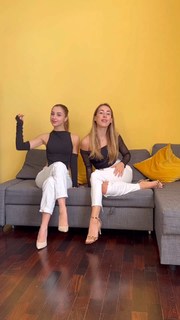 Carlotta Ferlito feet photo thumbnail