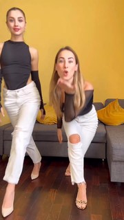 Carlotta Ferlito feet photo thumbnail