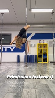 Carlotta Ferlito feet photo thumbnail