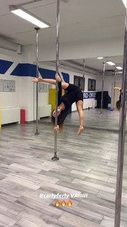 Carlotta Ferlito feet photo thumbnail