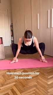 Carlotta Ferlito feet photo thumbnail