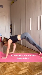 Carlotta Ferlito feet photo thumbnail