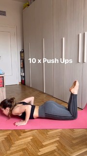 Carlotta Ferlito feet photo thumbnail