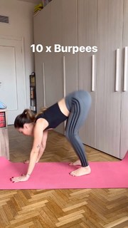 Carlotta Ferlito feet photo thumbnail