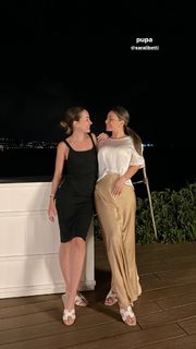 Carlotta Ferlito feet photo thumbnail