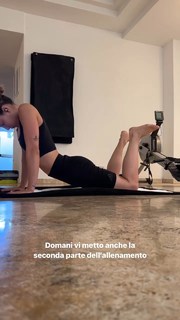 Carlotta Ferlito feet photo thumbnail